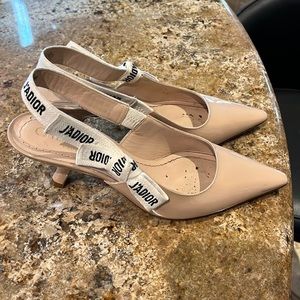 Dior sling back patent pump nude